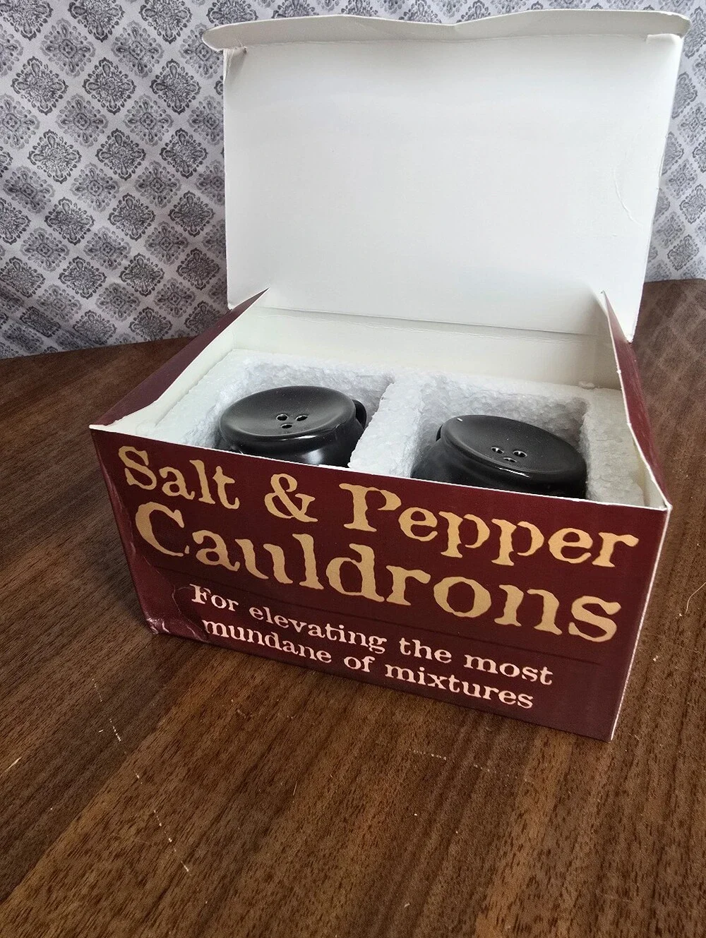 Black Cauldron Salt & Pepper Shaker Set NIB